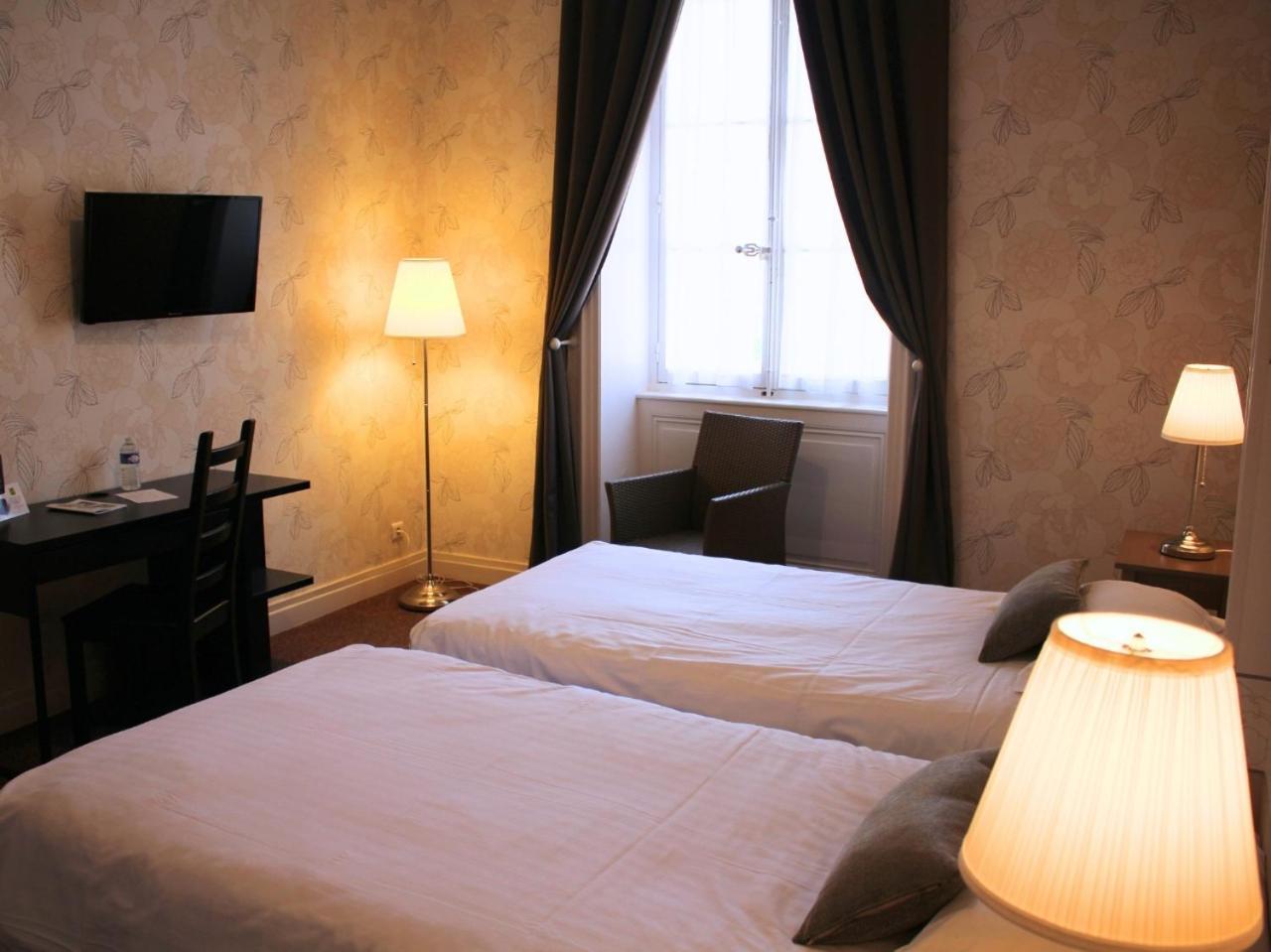 Grand Hotel De Bourbon-Lancy - Spa Et Restaurant - Logis Eksteriør billede