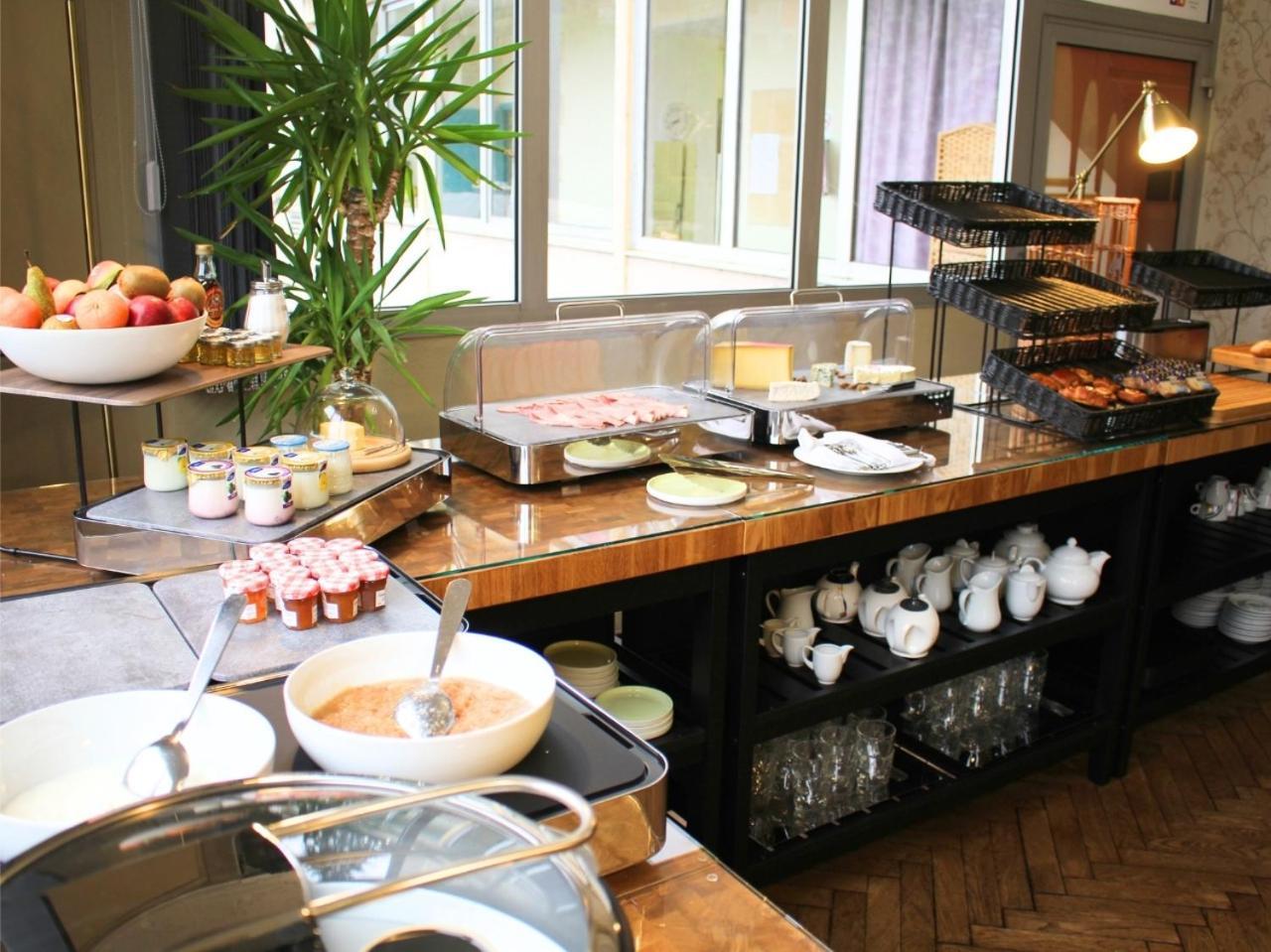 Grand Hotel De Bourbon-Lancy - Spa Et Restaurant - Logis Eksteriør billede