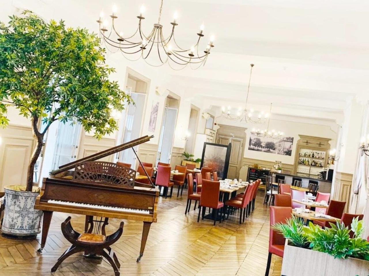 Grand Hotel De Bourbon-Lancy - Spa Et Restaurant - Logis Eksteriør billede