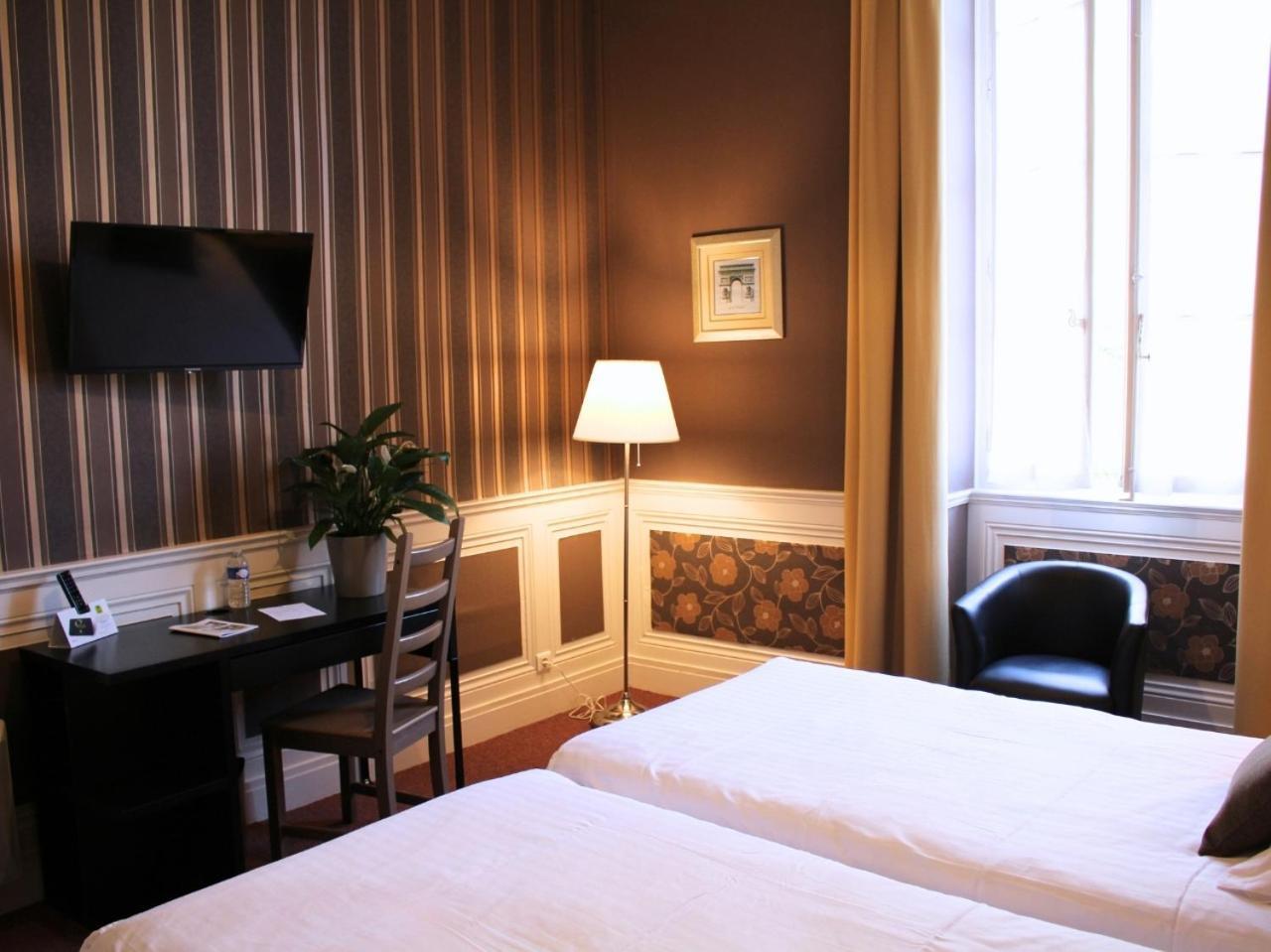 Grand Hotel De Bourbon-Lancy - Spa Et Restaurant - Logis Eksteriør billede