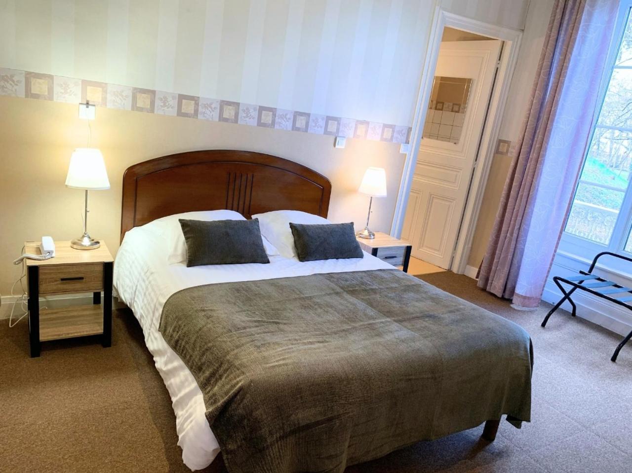 Grand Hotel De Bourbon-Lancy - Spa Et Restaurant - Logis Eksteriør billede